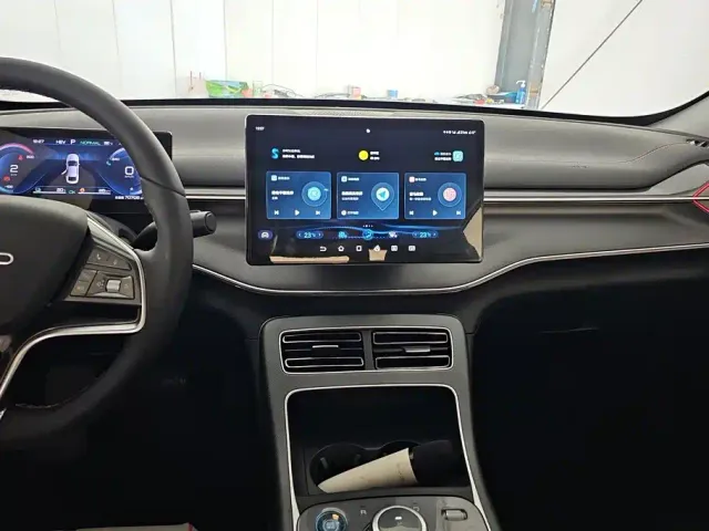 BYD Destroyer 05 2022 DM-i 55KM Premium — Фото автомобиля 13