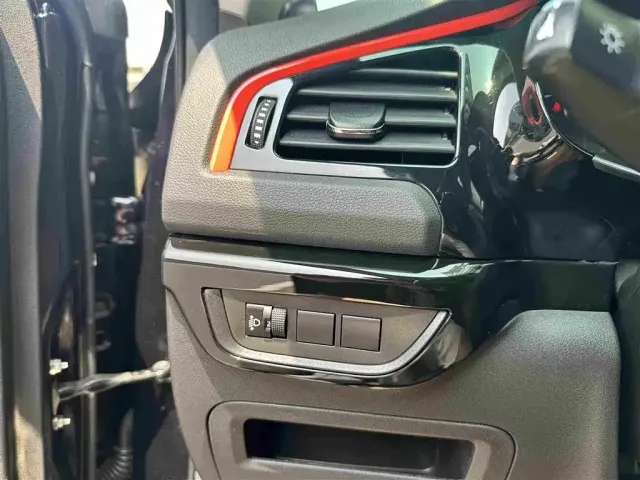 Dongfeng Fengshen AX7 — Фото автомобиля 17