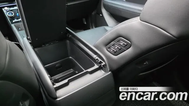 Hyundai Santafe Santa Fe (MX5) Бензин 2.5T 2WD — Фото автомобиля 20