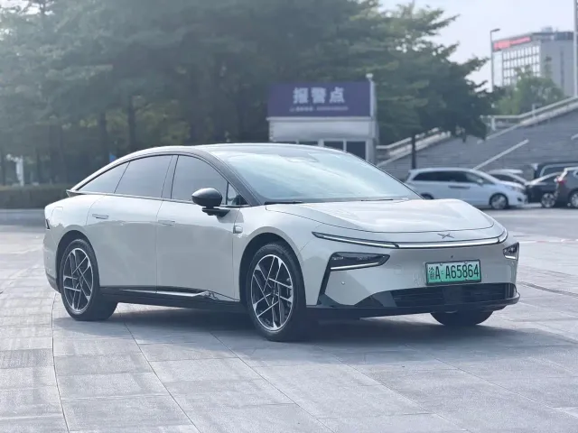 Xpeng P7+ — Фото автомобиля 3