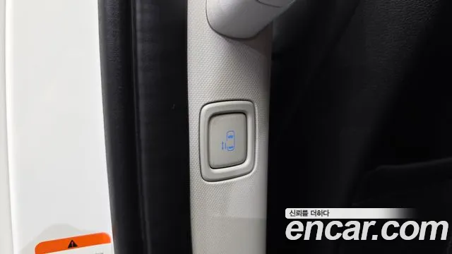 Hyundai Staria Staria L3.5 Инвалидная коляска Подъёмник/Slope — Фото автомобиля 16