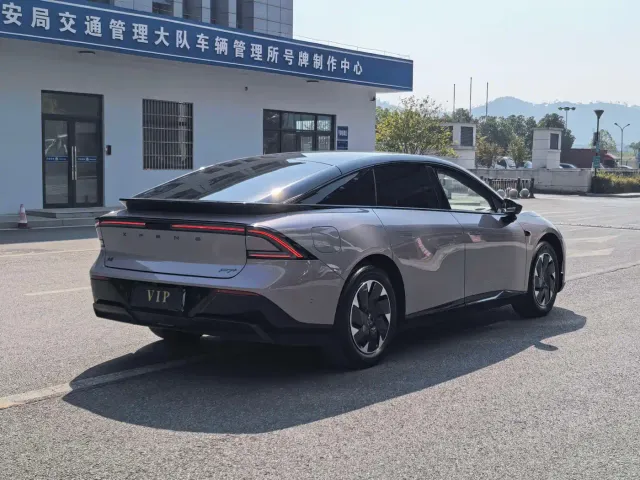 Xpeng P7+ — Фото автомобиля 5