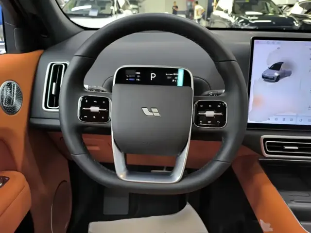 Li Auto L7 — Фото автомобиля 10