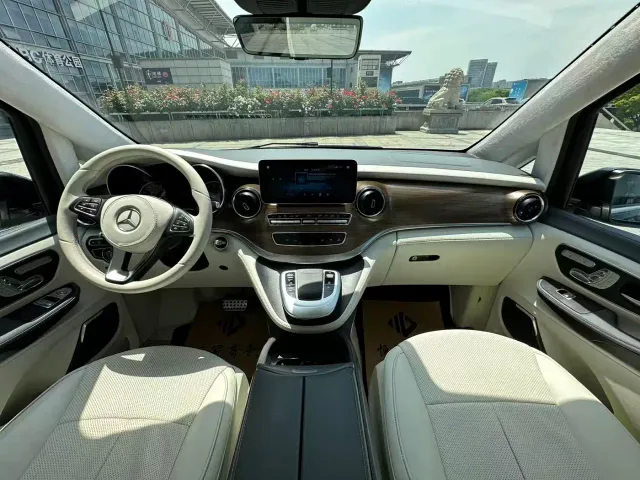 Mercedes-Benz V-Class — Фото автомобиля 8
