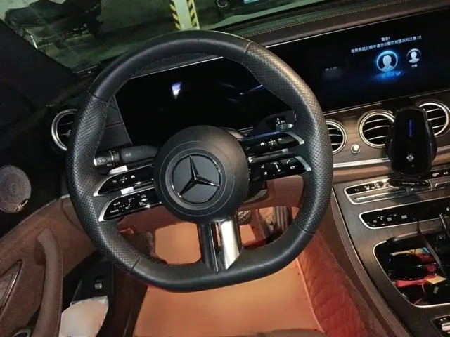 Mercedes-Benz E-Class — Фото автомобиля 2