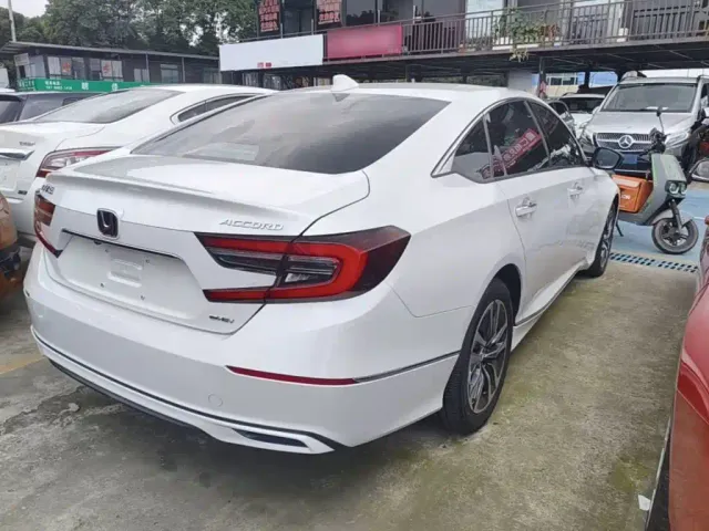 Honda Accord — Фото автомобиля 6