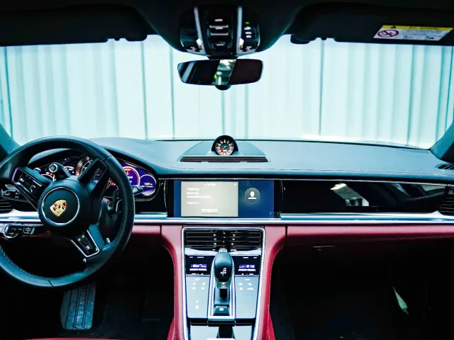 Porsche Panamera — Фото автомобиля 15