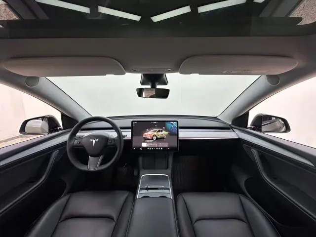 Tesla Model Y — Фото автомобиля 18