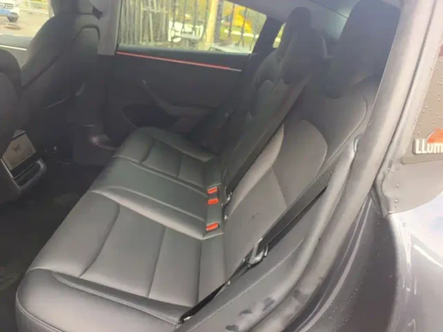 Tesla Model 3 — Фото автомобиля 16