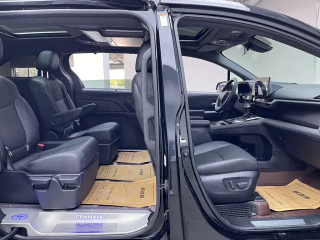 Toyota Granvia — Фото автомобиля 18