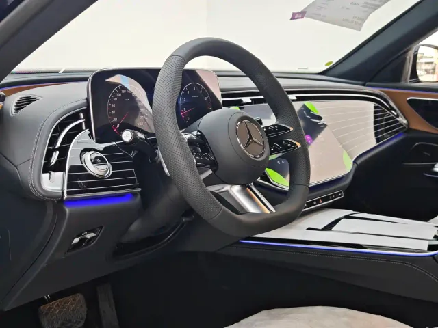 Mercedes-Benz E-Class — Фото автомобиля 21