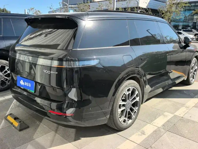 Lynk & Co 900 — Фото автомобиля 3