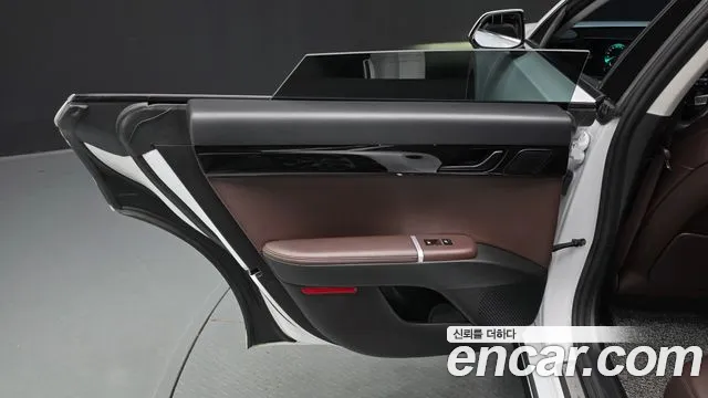 Hyundai Grandeur GN7 — Фото автомобиля 14
