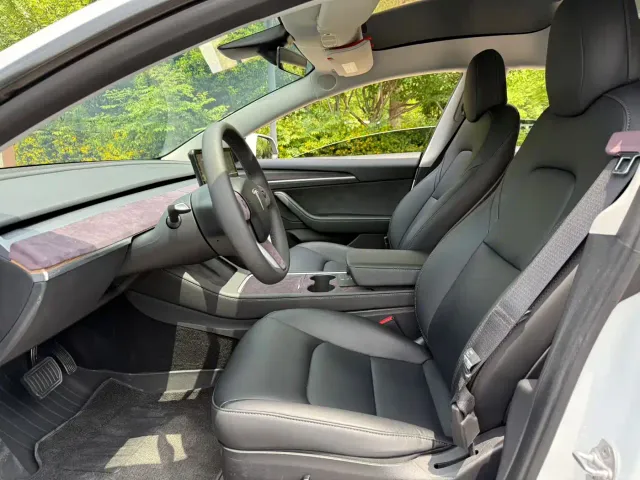 Tesla Model 3 — Фото автомобиля 4