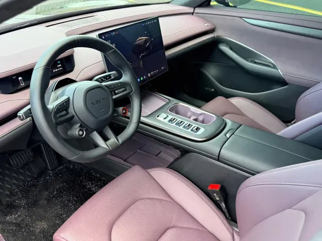 Xiaomi SU7 — Фото автомобиля 8