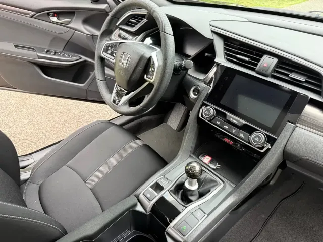 Honda Civic 2021 HATCHBACK 220TURBO Manual Driving Fun Controller — Фото автомобиля 20