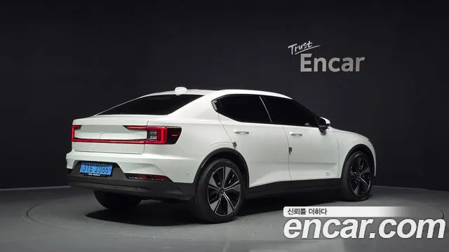 Polestar Polestar 2 — Фото автомобиля 2