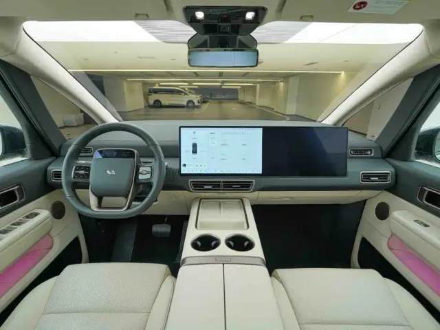 Li Auto MEGA — Фото автомобиля 19