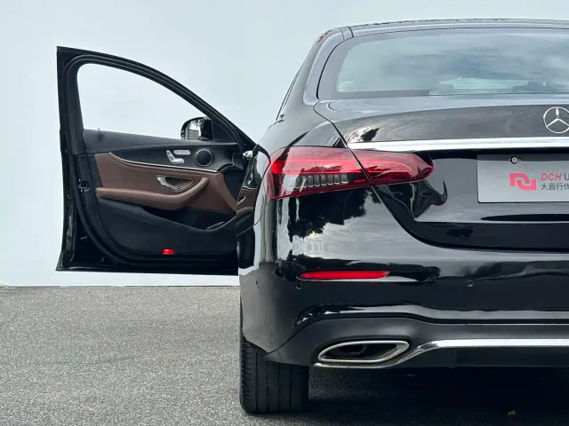 Mercedes-Benz E-Class — Фото автомобиля 7