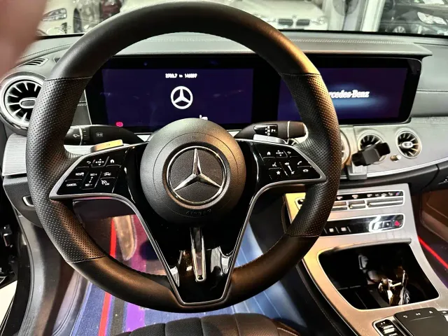 Mercedes-Benz E-Class — Фото автомобиля 10