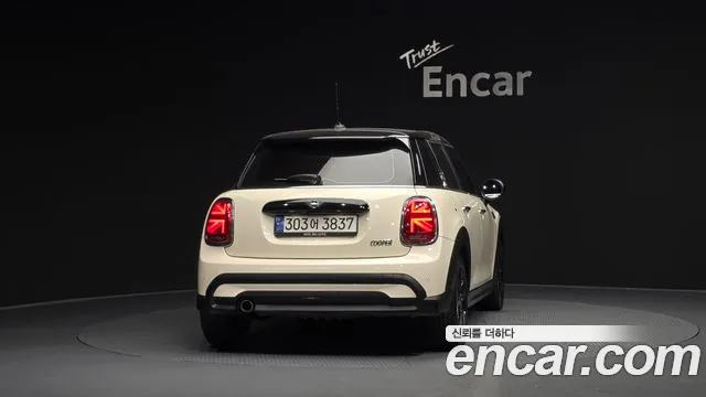 Mini Cooper Cooper 5 дверей Classic — Фото автомобиля 4