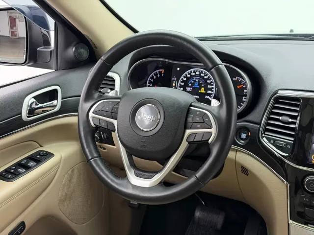 Jeep Grand Cherokee — Фото автомобиля 10