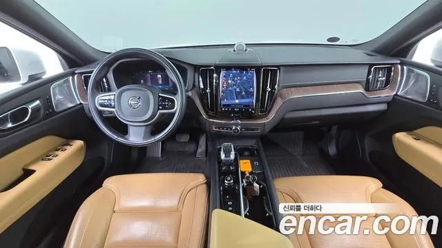 Вольво XC60 — Фото автомобиля 7