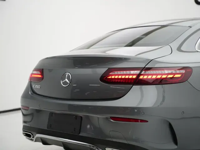 Mercedes-Benz E-Class — Фото автомобиля 18