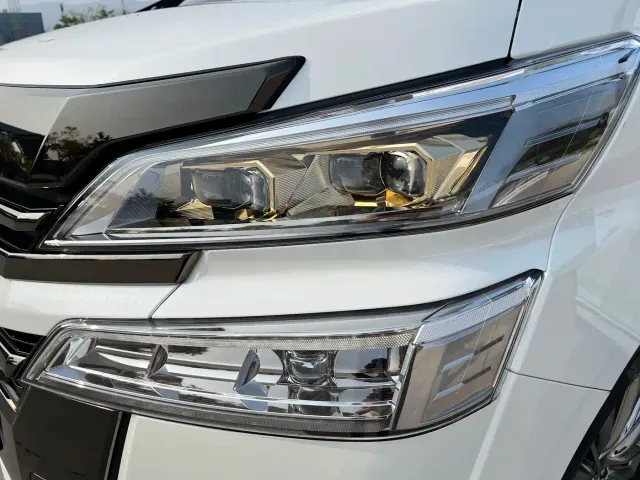 Toyota Vellfire — Фото автомобиля 6