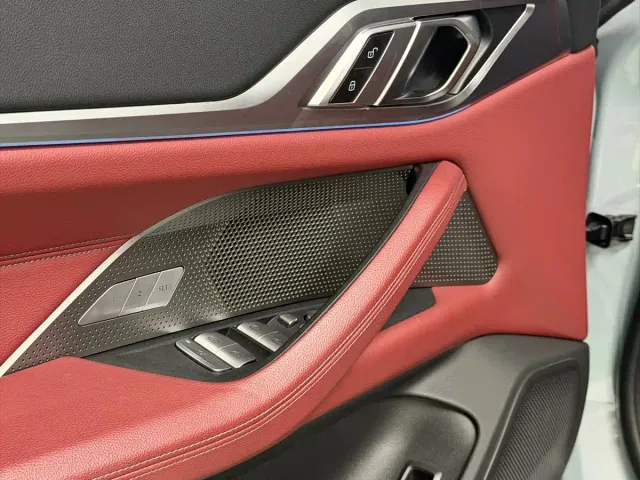 BMW i4 — Фото автомобиля 9