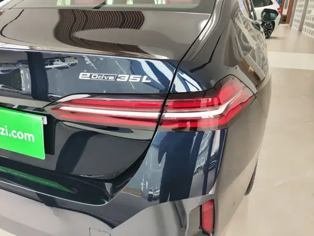 BMW i5 — Фото автомобиля 7