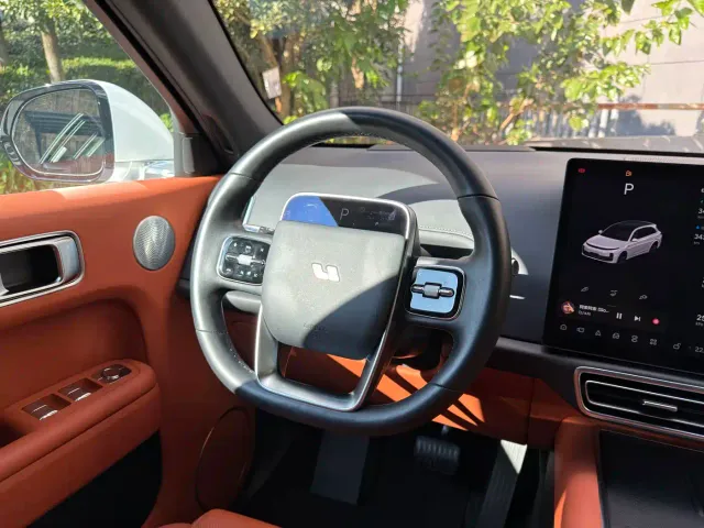 Li Auto L7 — Фото автомобиля 10