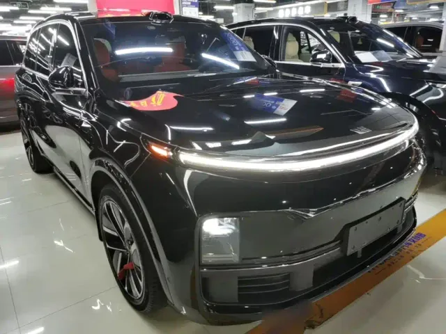 Li Auto L9 — Фото автомобиля 3