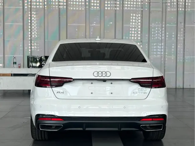 Audi A4L — Фото автомобиля 7
