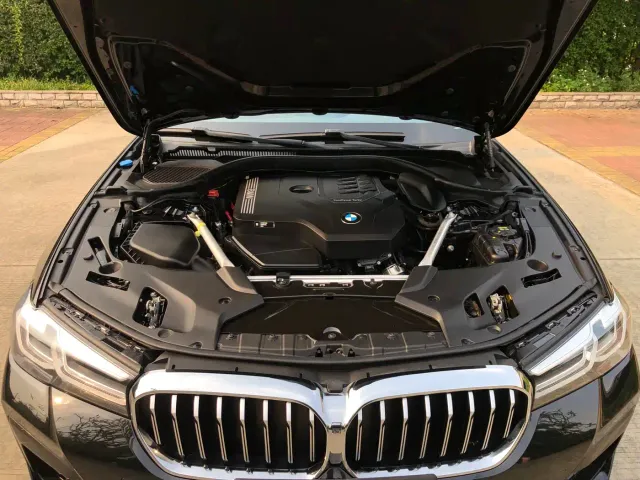 BMW 5 Series — Фото автомобиля 19