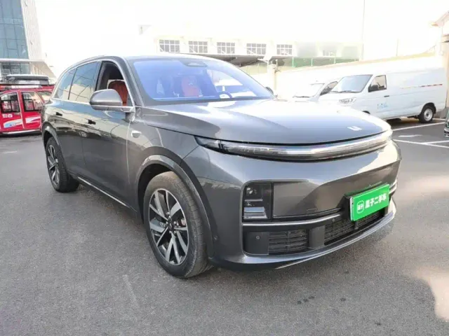 Li Auto L7 — Фото автомобиля 3