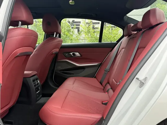 BMW 3 Series — Фото автомобиля 7