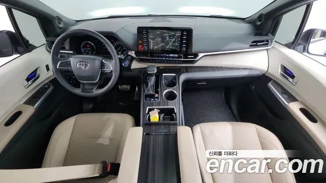 Toyota Sienna — Фото автомобиля 7