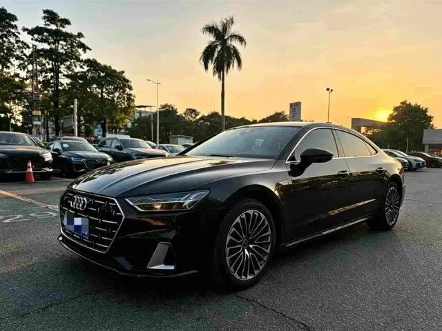 Фотография автомобиля — Audi A7L