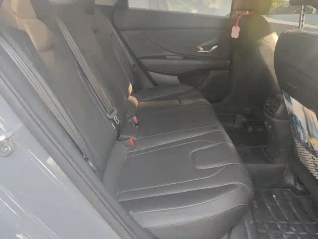 Hyundai Elantra — Фото автомобиля 18