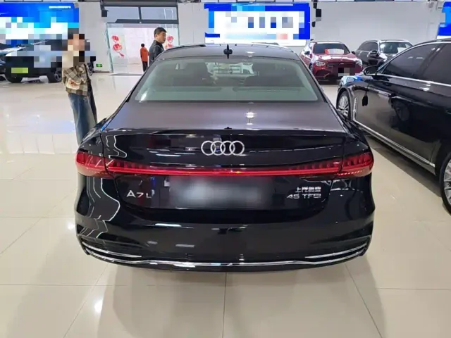 Audi A7L — Фото автомобиля 5
