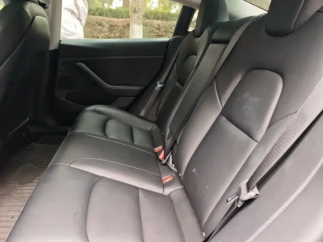 Tesla Model 3 — Фото автомобиля 18