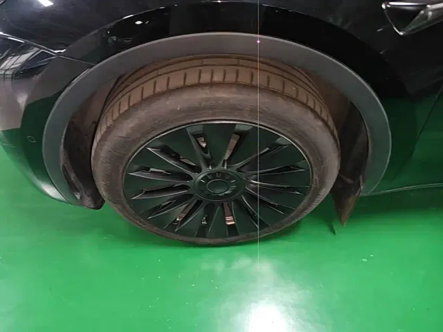 Tesla Model Y — Фото автомобиля 22
