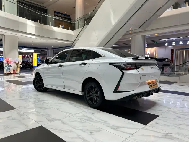 Dongfeng Yixuan — Фото автомобиля 7
