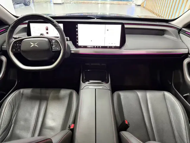 Xpeng P7 — Фото автомобиля 11