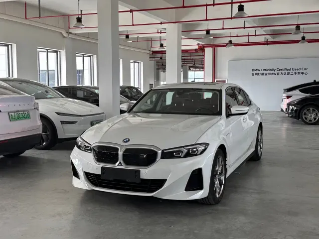 Фотография автомобиля — BMW i3