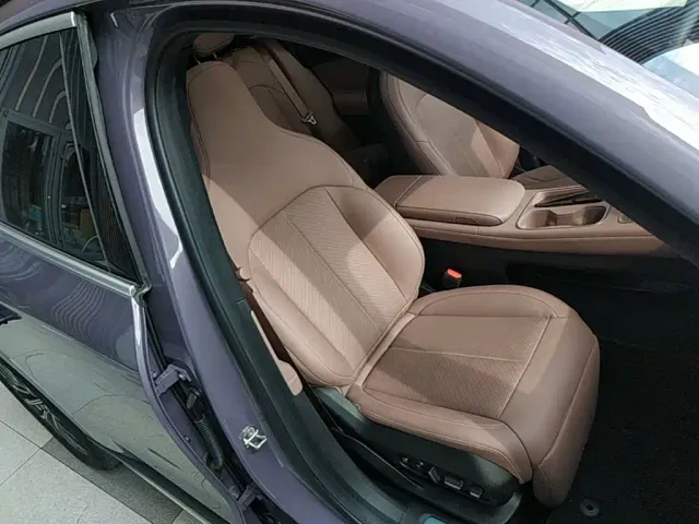 Nio EC6 — Фото автомобиля 24