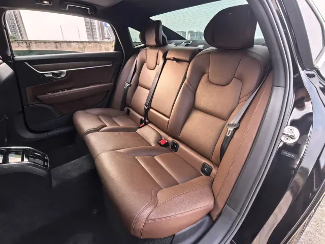 Volvo S90 — Фото автомобиля 4