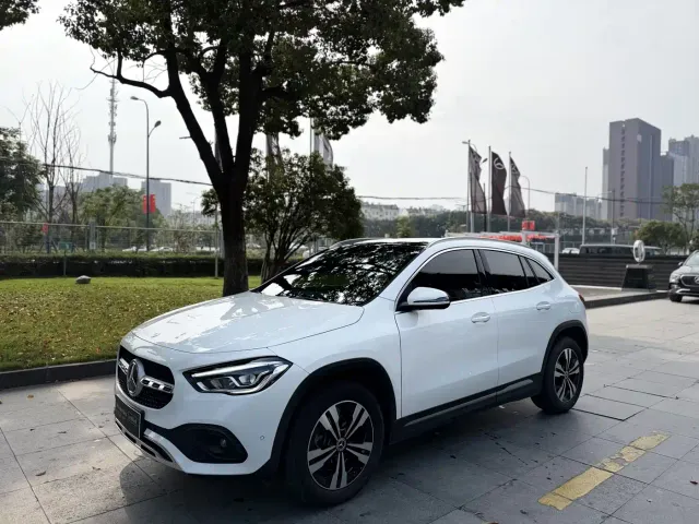 Фотография автомобиля — Mercedes-Benz GLA-Class