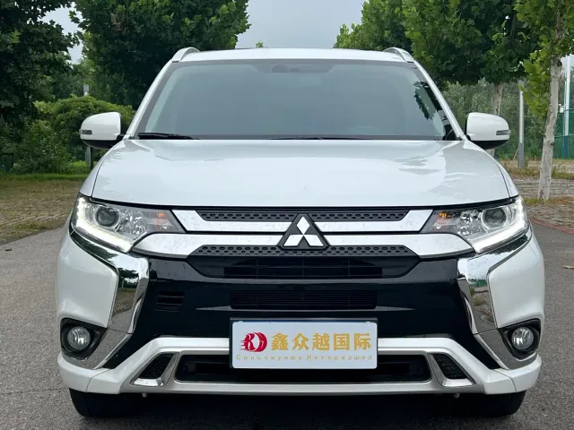 Mitsubishi Outlander — Фото автомобиля 2